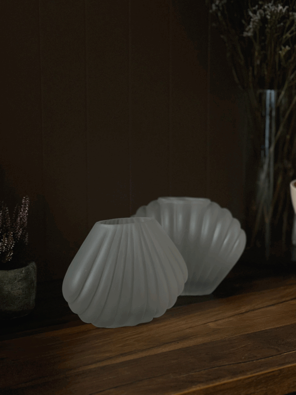Elsa Shell Vase | Frosted White - Image 2