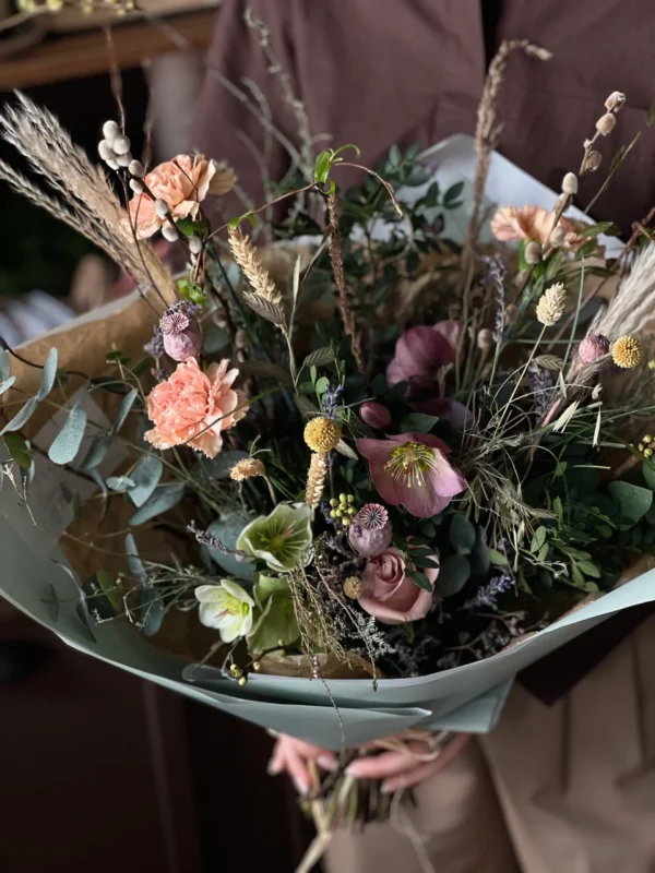 Early Spring Bouquet - Image 3