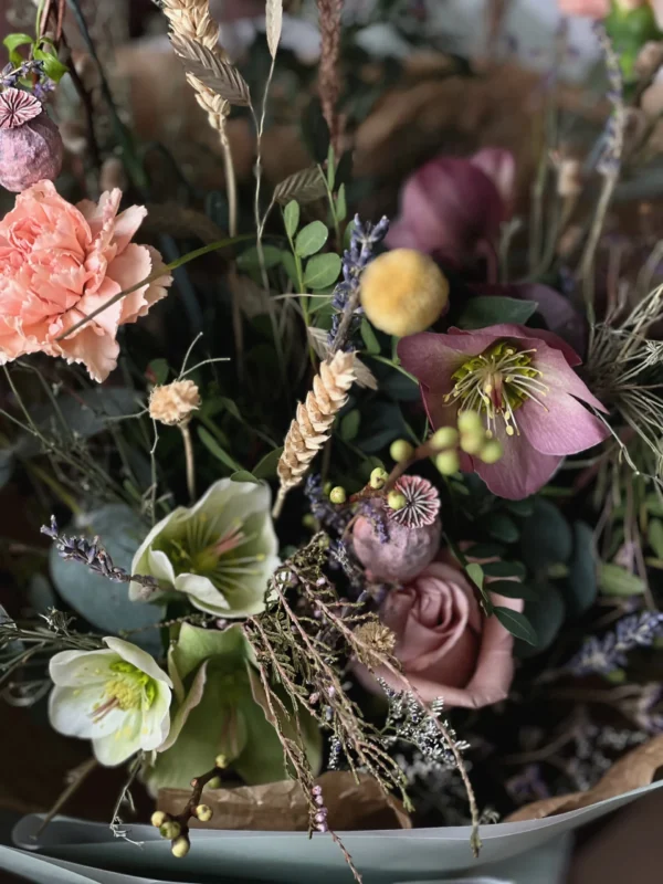 Early Spring Bouquet - Image 2
